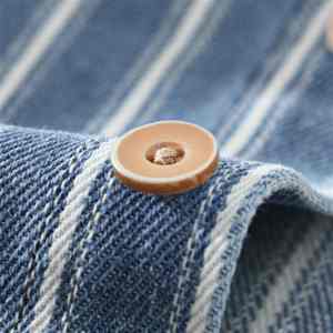 Camisas de mezclilla personalizadas al por mayor de alta calidad, nuevo diseño, a rayas, con múltiples bolsillos y manga larga para hombre. - Product Image 5