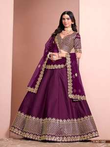 À la mode fantaisie à la mode tenue attrayante haute qualité Art soie Lehenga Choli & Dupatta avec travail de broderie exportateur indien - Product Image 4
