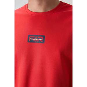 เสื้อยืดผ้าฝ้ายผสมพิมพ์ลายทรงโอเวอร์ไซส์สำหรับผู้ชาย Fiesta Air Jones พร้อมพื้นผิวหนา - 88367 - Product Image 3