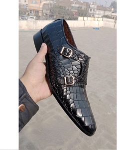 รองเท้าหนังพระแบบพรีเมี่ยมสำหรับผู้ชายรองเท้าลำลองแบบเป็นทางการมีสายรัดพระคู่พร้อมโลโก้ออกแบบได้ตามต้องการสำหรับสวมใส่ในชีวิตประจำวันและพักผ่อน - Product Image 3