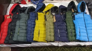 Veste d'hiver matelassée pour homme de haute qualité, respirante, sans manches, en duvet, design classique, style bouffant, tissu OEM, état neuf - Product Image 5