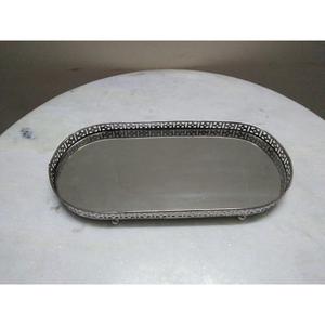 Bandeja Metálica Ovalada con Acabado Plateado Premium, con Bordes Grabados Intrincados, Ideal para Bodas, Fiestas y Catering - Product Image 3