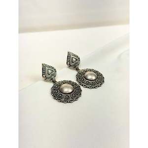 Pendientes Jhumka Tribales Tridha de Plata 925, Joyería Cultural Coleccionable - Product Image 2