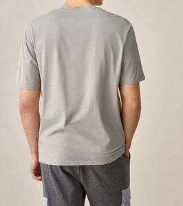 เสื้อยืดสำหรับผู้ชายทรงหลวมเปิดไหล่100% ผ้าฝ้ายพิมพ์ลายสกรีนได้ตามต้องการสำหรับฤดูร้อน - Product Image 6