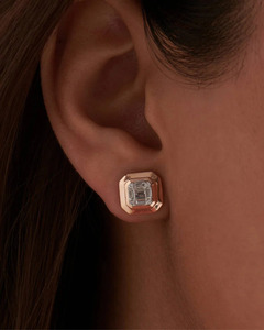 Boucles d'oreilles clous audacieuses en diamant taille émeraude 0,30 ct, diamant naturel couleur G-H, clarté VS, or massif 14 carats, cadeau de mariage indien pour mariée - Product Image 3