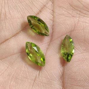 Péridot naturel 14x7mm, taille marquise, facettes de péridot, pierre précieuse en vrac de haute qualité, coupe à facettes, fabrication de bijoux personnalisés - Product Image 3