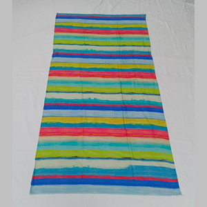 Écharpes modernes pour femmes, design tendance, rayures romaines, imprimées numériquement, 100% coton modal, extrêmement douces, avec des prix innovants et avantageux - Product Image 3