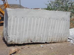 Piedras Decorativas Directamente de la Cantera, Bloques de Arenisca Gris Kandla de 300x200x80 cm, Acabado Natural en Gris Plateado, Diseño Rústico - Product Image 4