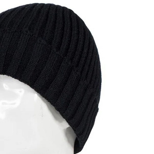 Gorro de Punto Unisex Cálido y Elegante, Hecho de Acrílico Suave, Perfecto para el Invierno, Moda Casual - Product Image 4