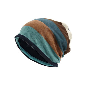 Bonnets en tricot doux conçus pour la chaleur, le confort et un style de vie décontracté en plein air par temps froid, en vente - Product Image 5