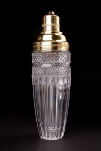 Coctelera de vidrio macizo con borde de acero inoxidable y cuerpo transparente ideal para agitar martinis, mojitos y cócteles artesanales - Product Image 2