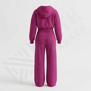 Conjunto Deportivo Informal de Dos Piezas para Mujer con Logotipo Personalizado, Top Corto y Pantalones Deportivos de Felpa, Ropa Deportiva al por Mayor - Product Image 2