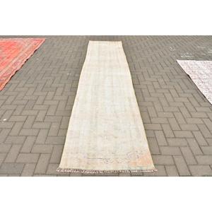 พรมวินเทจลายดอกไม้สีขาวสไตล์ตุรกี ขนาด 2.7x11.1 ฟุต (83x338 ซม.) - Product Image 1