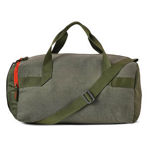 Sac de sport durable conçu pour les voyages, la gym, l'entraînement sportif et le transport quotidien, offrant un rangement pratique et une manipulation confortable - Product Image 1