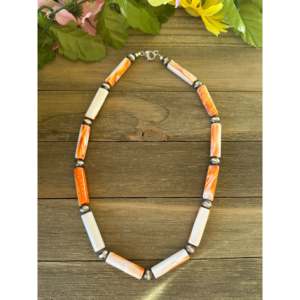 สร้อยคอเปลือกหอยโบฮีเมียนสปายนี่และมุกเงินสเตอร์ลิง - Product Image 1
