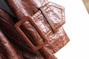 Trench-coat long en cuir véritable pour femmes, nouveau design, style vintage classique avec revers en cuir à double boutonnage - Product Image 5