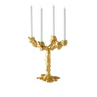 Bougeoir en métal doré avec une brillance élégante et des bras en spirale pour les tables de salle à manger ou les réceptions de mariage