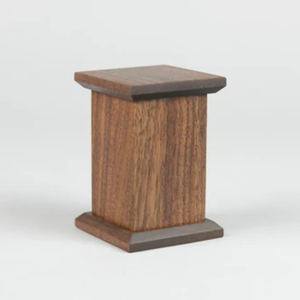 Urne funéraire en bois de noyer de qualité supérieure fabriquée à la main, urnes humaines pour les cendres, prix de gros vietnamien - Product Image 1