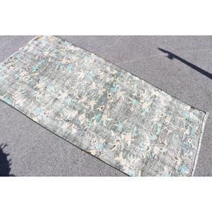 Tapis turc à motifs végétaux 3x6,2 pieds, gris, tapis en laine vintage - Product Image 4