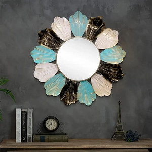 Nouvel arrivage élégant de miroir mural en métal moderne pour les intérieurs de couloir, de salon et de chambre à coucher avec la meilleure décoration d'intérieur de haute qualité - Product Image 6
