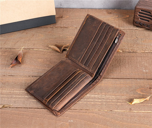 Cartera Bifold de Cuero Genuino Crazy Horse para Hombre con Ranuras para Tarjetas y Solapa - Product Image 5