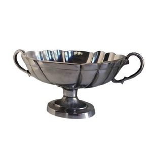 <b>Large</b> stainless steel <b>serving</b> <b>bowl</b> suitable for fruit display with wide open top making it convenient for to serve themselves - Product Image 5