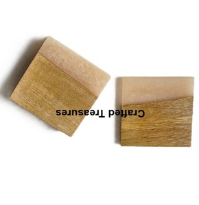 Juego de Posavasos de Madera Estilo Vintage con Diseño de Resina Personalizado para Desayuno, Vajilla, Café y Vino - Product Image 1