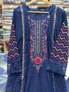 Ssumaira - Conjunto de Fiesta Formal con Camisa de Terciopelo Bordada y Pantalones con Dupatta Estampada Digitalmente, Novedad Especial para Eid - Product Image 5