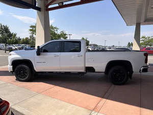 PARFAITEMENT UTILISÉ 2022 Chevrolet Silverado 3500HD - Product Image 3