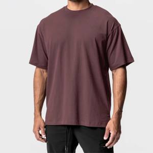 Fashionable Men's Oversized T-Shirt with Relaxed <b>Fit</b> <b>Perfect</b> for Streetwear and Urban Fashion - Product Image 5