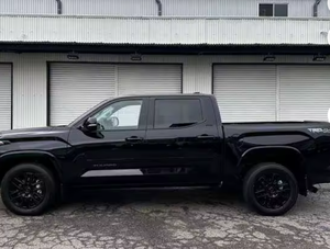 Camión 4x4 usado económico Tundra 2023 - Product Image 3