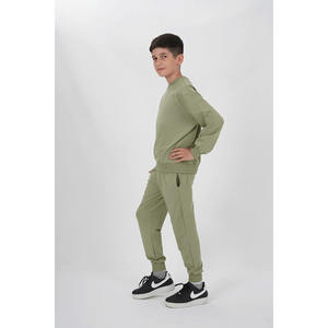 Chándal de manga larga con cuello redondo y dos bolsillos para niño, cómodo y elegante - Product Image 3