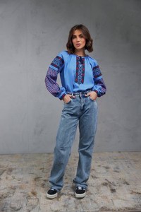 Chemisier ukrainien brodé à la main et attrayant pour femmes d'automne, chemisier en coton à manches longues et bouffantes, nouveauté ODM personnalisé - Product Image 5