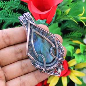 Fil de cuivre fait à la main enroulé Labradorite pierre précieuse pendentif Unique Vintage Artisan bijoux avec plaqué or cadeau pour elle - Product Image 5