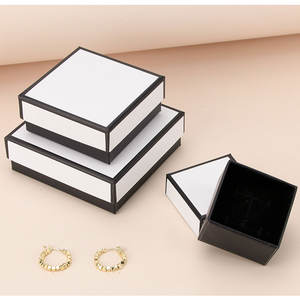 Caja de regalo de joyería blanca, caja de almacenamiento de joyería de cartón, caja de collar de anillo, caja de cartón forrado de esponja Rectangular - Product Image 5