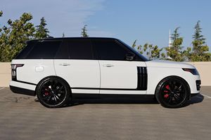 รถยนต์ Range Rover SVAutobiography Dynamic Edition ปี 2020 สภาพดีเยี่ยม เครื่องยนต์ V8 Supercharged 557 แรงม้า ระบบขับเคลื่อนสี่ล้อ ภายในสีแดง Pimento - Product Image 2