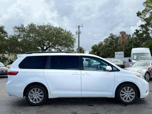 2015 To-yo-ta Si-enna LE 7 pasajeros - Product Image 5