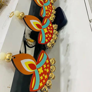 Tendencia Diya Deepak colgante, Pooja indio, decoración de Diwali, decoración de Ganpati Pooja, colgantes de pared de madera Diya Navratri Diya - Product Image 1