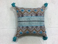 Housse de coussin touffetée marocaine de haute qualité Bohême géométrique colorée imprimée avec des glands pour la maison ou l'hôtel
