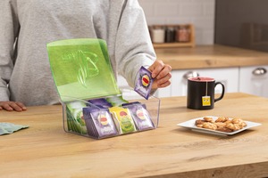 กล่องเก็บชาทรงสี่เหลี่ยมใส ฝาปิดสำหรับใส่ถุงชา ปลอดสาร BPA พลาสติกทนทาน สำหรับจัดระเบียบเครื่องดื่มในครัว วางบนเคาน์เตอร์หรือในตู้กับข้าว - Product Image 4