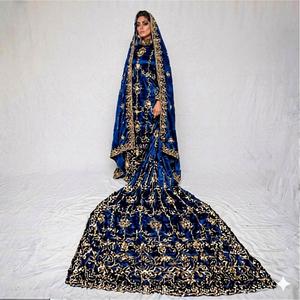 Dirac de mariée gris avec motif arabesque royal, broderie dorée lourde et voile de mariage de luxe - Product Image 2