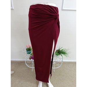 Jupe longue asymétrique pour femme avec détail avant, modèle High Five, couleur sable, 35913 - Bourgogne - Product Image 5