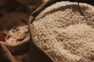 ข้าวขาวบริสุทธิ์ผสมข้าวโพด ออร์แกนิค เกรดพรีเมียม ไม่ขัดสี บรรจุถุงสุญญากาศ  ลดราคาพิเศษ - Product Image 3