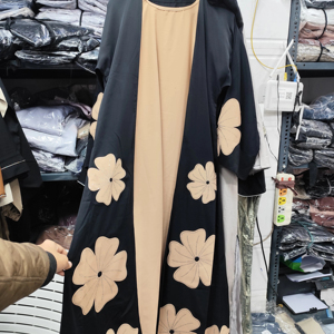 Abayas pour femmes élégantes et modestes brodées à la main, robes traditionnelles de Dubaï, tissu respirant avec broderie à la main - Product Image 1