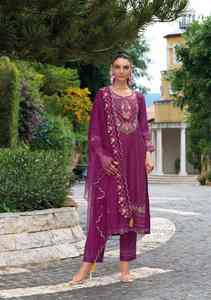 Magnifique ensemble Kurti, pantalon et dupatta en mousseline pure imprimée, pour occasions spéciales, avec broderies à la main et Kantha, et accessoires, prix de gros - Product Image 3