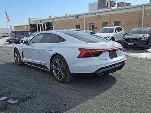 Audi e-tron GT quattro Prestige 2023 en parfait état - Product Image 6