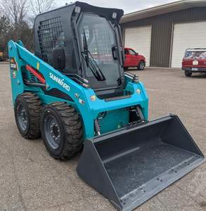 Meilleur prix 2024 : Chargeuse compacte sur chenilles SUNWARD SWL2830 avec une puissance élevée, certification EPA, machine pour travaux de construction - Product Image 3