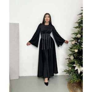 Elegante Vestido de Satén con Corte en A para Mujeres y Niñas, con Cintura Imperio, Escote Corazón, Diseño Cruzado y con Lazos, y Estampado - Product Image 5