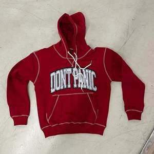 Fabricants de vêtements, logo brodé personnalisé, sweat à capuche pour homme avec surpiqûres contrastées, double couche, sweat à capuche court pour homme - Product Image 3