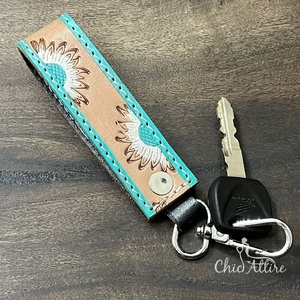 Porte-clés cadeau promotionnel 2025, porte-clés en cuir de vache travaillé à la main, breloques pour sacs, porte-clés tendance, bracelet porte-clés pour unisexe - Product Image 1